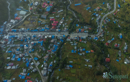 आकाशबाट देखिएको जिरी बजार। तस्बिरः नवीनबाबु गुरुङ/सेतोपाटी